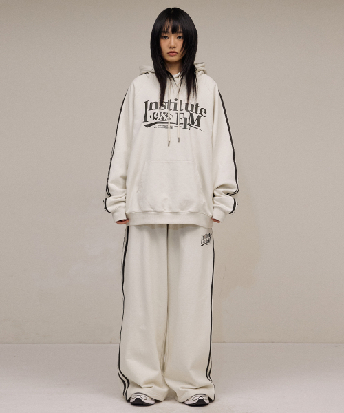 F.ILLUMINATE(フィルミネイト)の「ダブルラインテーピングスウェットパンツ-クリーム(スウェットパンツ・レディース・その他・SMALL/MEDIUM/LARGE)」の4枚目の写真