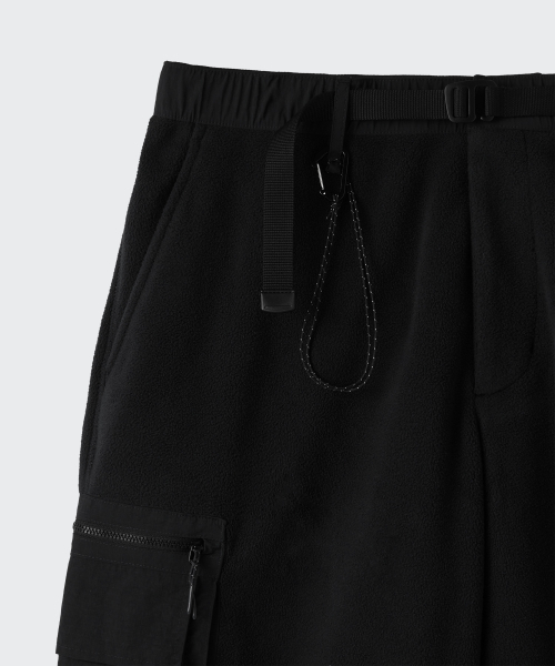 MUSINSA STANDARD（ムシンサスタンダード）の「[シティレジャー] ポーラフリースベルト付きカーゴパンツ [ブラック]（スウェットパンツ・メンズ・その他・SMALL/MEDIUM/LARGE/X-LARGE/XX-LARGE）」の5枚目の写真