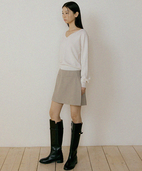 LINGSEOUL(リングソウル)の「merino wool V-neck knit top-ivory(ニット/セーター・レディース・その他・FREE)」の2枚目の写真