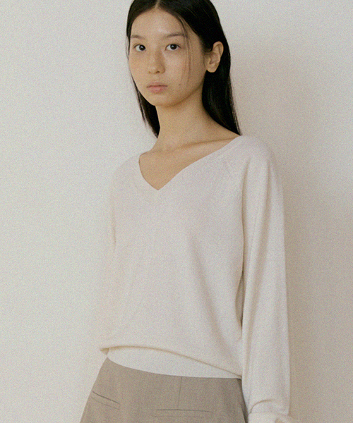 LINGSEOUL(リングソウル)の「merino wool V-neck knit top-ivory(ニット/セーター・レディース・その他・FREE)」の5枚目の写真