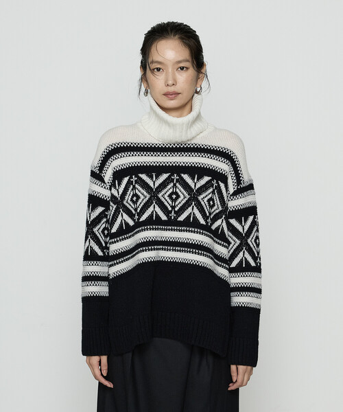 K.T KIYOKO TAKASE（キヨコタカセ）の「ジャカード編み スヌード付きニットプルオーバー（ニット/セーター・レディース・ベージュ系その他/ブラック系その他・FREE）」の12枚目の写真