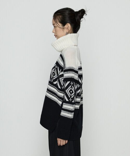 K.T KIYOKO TAKASE（キヨコタカセ）の「ジャカード編み スヌード付きニットプルオーバー（ニット/セーター・レディース・ベージュ系その他/ブラック系その他・FREE）」の13枚目の写真