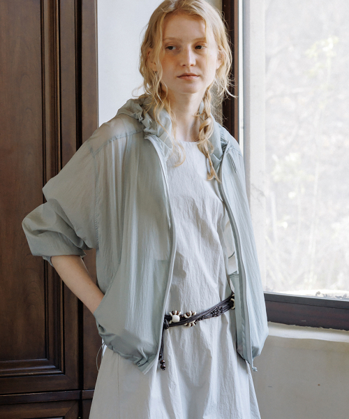 ANDNEEDS(アンドニーズ)の「Pond hoody windbreaker (green)(ナイロンジャケット・レディース・その他・FREE)」の3枚目の写真