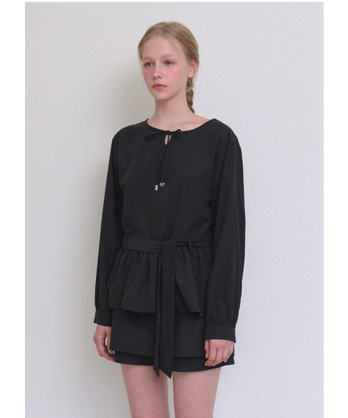 MICANE(ミケーネ)の「トゥルディフリルストラップブラウス(シャツ/ブラウス・レディース・ブラック/グレー・X-LARGE/SMALL/MEDIUM/LARGE)」の11枚目の写真