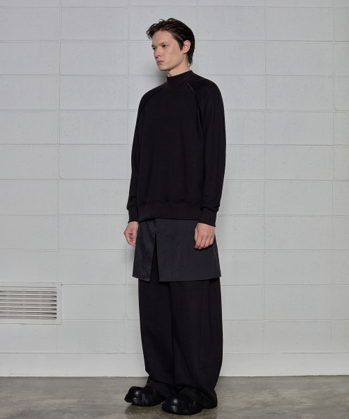 DGNAK（ディグナク）の「ブラックベロアラインスウェット (ブラック)（スウェット・メンズ・ブラック・LARGE/MEDIUM）」の3枚目の写真