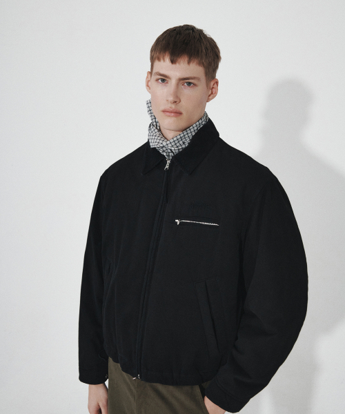 HEUTE(ホイテ)の「HET PADDED WORK JACKET (BLACK)(ダウンジャケット/コート・メンズ・ブラック・MEDIUM/LARGE)」の2枚目の写真