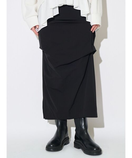ELENDEEK（エレンディーク）の「アシメタックIラインスカート（スカート・レディース・ブラック/ベージュ・01/02）」の2枚目の写真