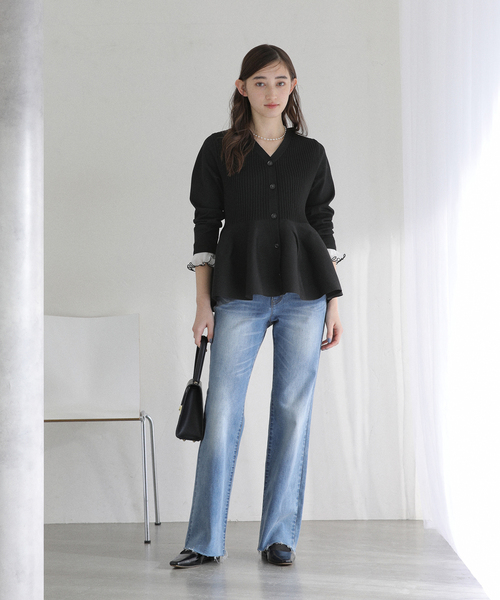 La TOTALITE（ラトータリテ）の「【洗える】ペプラムニット（カーディガン/ボレロ・レディース・アイボリー/ブラック/レッド・FREE）」の7枚目の写真