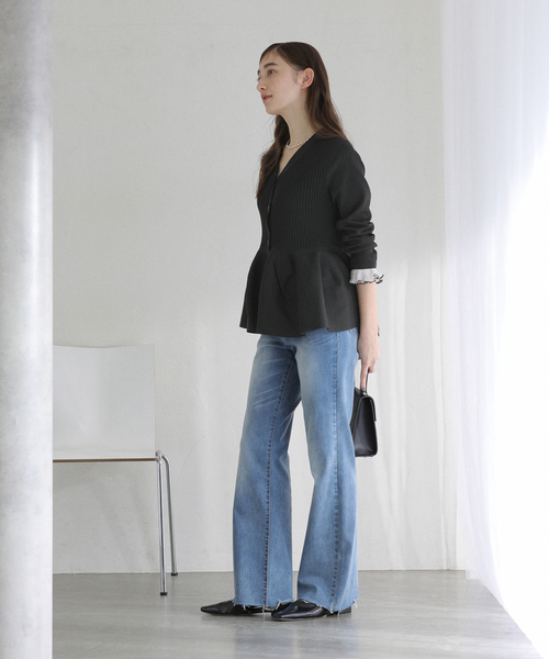 La TOTALITE（ラトータリテ）の「【洗える】ペプラムニット（カーディガン/ボレロ・レディース・アイボリー/ブラック/レッド・FREE）」の8枚目の写真