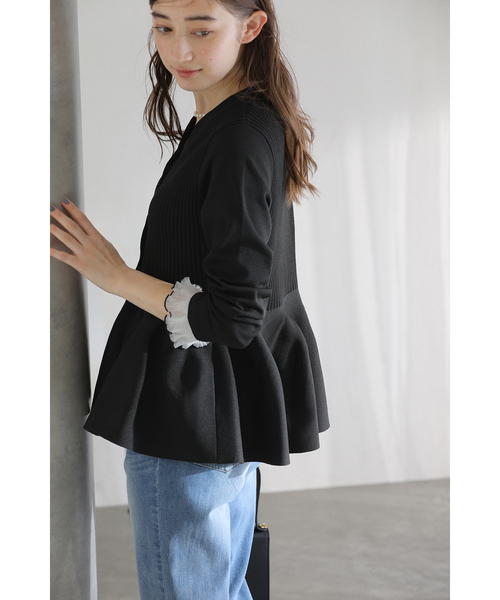 La TOTALITE（ラトータリテ）の「【洗える】ペプラムニット（カーディガン/ボレロ・レディース・アイボリー/ブラック/レッド・FREE）」の12枚目の写真