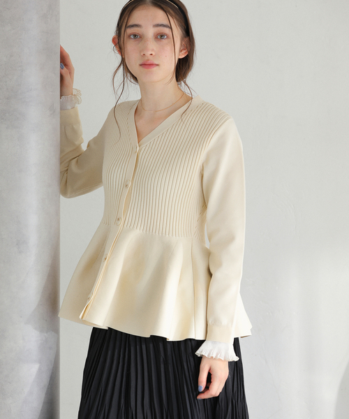 La TOTALITE（ラトータリテ）の「【洗える】ペプラムニット（カーディガン/ボレロ・レディース・アイボリー/ブラック/レッド・FREE）」の17枚目の写真