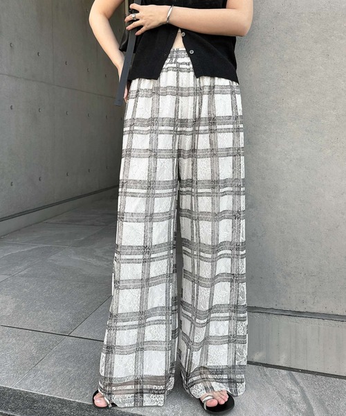Freesia by andme(フリージアバイアンドミー)の「レースチェックワイドイージーパンツ(その他パンツ・レディース・アイボリー/ブラック・L/M)」の14枚目の写真