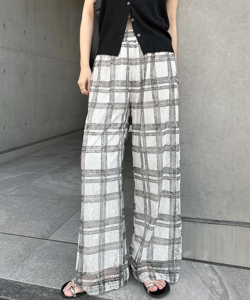 Freesia by andme(フリージアバイアンドミー)の「レースチェックワイドイージーパンツ(その他パンツ・レディース・アイボリー/ブラック・L/M)」の13枚目の写真