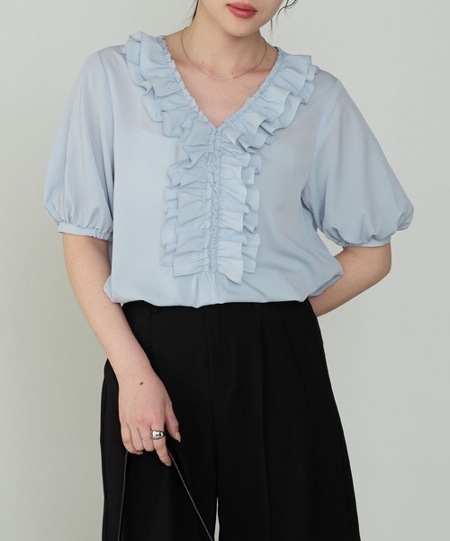 Cherir Mignon(シェリルミニョン)の「【Cherir Mignon】フリルパフスリーブブラウス(シャツ/ブラウス・レディース・サックスブルー/アイボリー/ブラウン/ブラック系・FREE)」の9枚目の写真