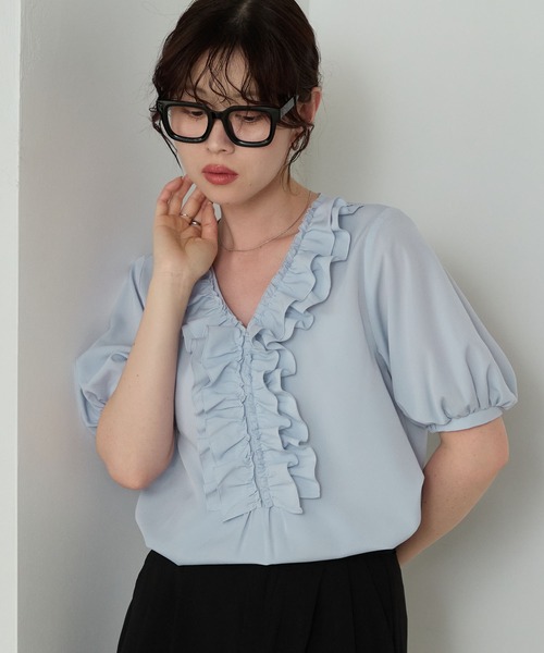 Cherir Mignon(シェリルミニョン)の「【Cherir Mignon】フリルパフスリーブブラウス(シャツ/ブラウス・レディース・サックスブルー/アイボリー/ブラウン/ブラック系・FREE)」の13枚目の写真