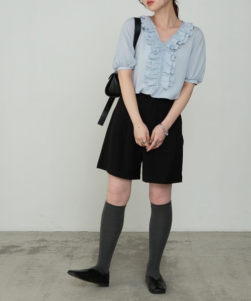 Cherir Mignon(シェリルミニョン)の「【Cherir Mignon】フリルパフスリーブブラウス(シャツ/ブラウス・レディース・サックスブルー/アイボリー/ブラウン/ブラック系・FREE)」の14枚目の写真