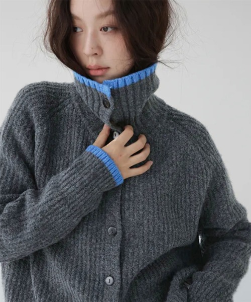 VIBGYOR（ヴィブジョー）の「配色スタンドネックリブボタンカーディガン(CZ)（カーディガン/ボレロ・レディース・ブラウン/チャコール・F）」の4枚目の写真