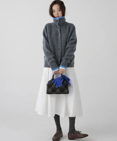 VIBGYOR（ヴィブジョー）の「配色スタンドネックリブボタンカーディガン(CZ)（カーディガン/ボレロ・レディース・ブラウン/チャコール・F）」の11枚目の写真