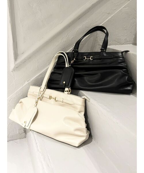 RESEXXY（リゼクシー）の「ビットポイントビッグシルエットバッグ（ハンドバッグ・レディース・アイボリー/ブラック・FREE）」の7枚目の写真