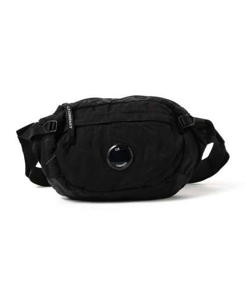 C.P. COMPANY（シーピーカンパニー）の「C.P. Company / Nylon B Crossbody Pack（ショルダーバッグ・メンズ・ブラック/グレー・ONE SIZE）」の2枚目の写真