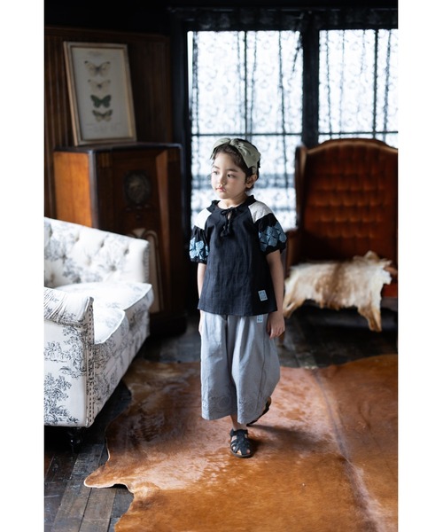 zuppa di zucca（ズッパ デ ズッカ）の「＊綿100％＊袖刺繍タッセルブラウス（シャツ/ブラウス・キッズ・ブラック・120cm/130cm/110cm）」の4枚目の写真