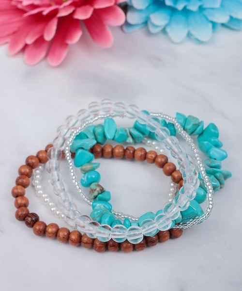 チチカカ(チチカカ)の「異素材ビーズ5連ブレスレット(ブレスレット・レディース・ホワイト/ブルー・FREE)」の2枚目の写真