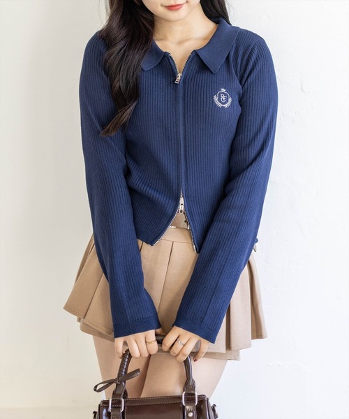 clear（クリア）の「刺繍入りダブルジップ長袖ニットトップス[カジュアル 着回し抜群 大人]≪新作≫（ニット/セーター・レディース・ブラック/アイボリー/グレー/レッド/ネイビー・F）」の4枚目の写真