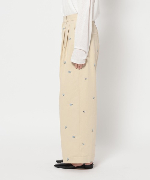 LOWRYS FARM（ローリーズファーム）の「Ｃ／Ｎシシュウタックワイドパンツ 655808（その他パンツ・レディース・ベージュ系その他・LARGE/MEDIUM）」の3枚目の写真