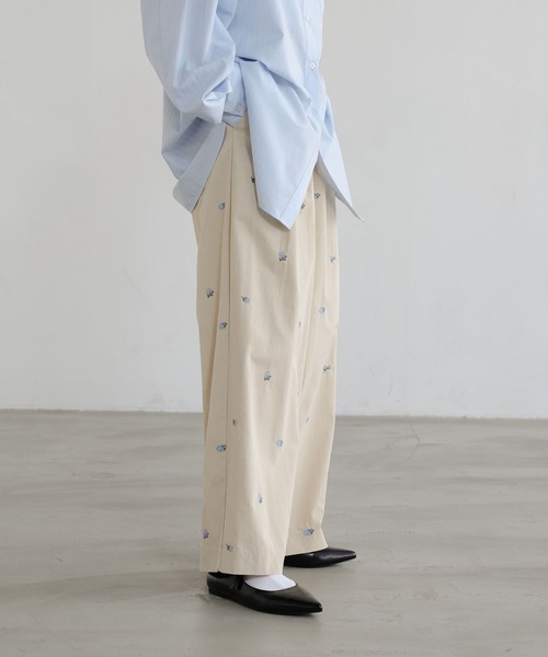 LOWRYS FARM（ローリーズファーム）の「Ｃ／Ｎシシュウタックワイドパンツ 655808（その他パンツ・レディース・ベージュ系その他・LARGE/MEDIUM）」の16枚目の写真