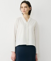 ICB（アイシービー）の「ライトストレッチアムンゼン Vネックカットソー（Tシャツ/カットソー）」