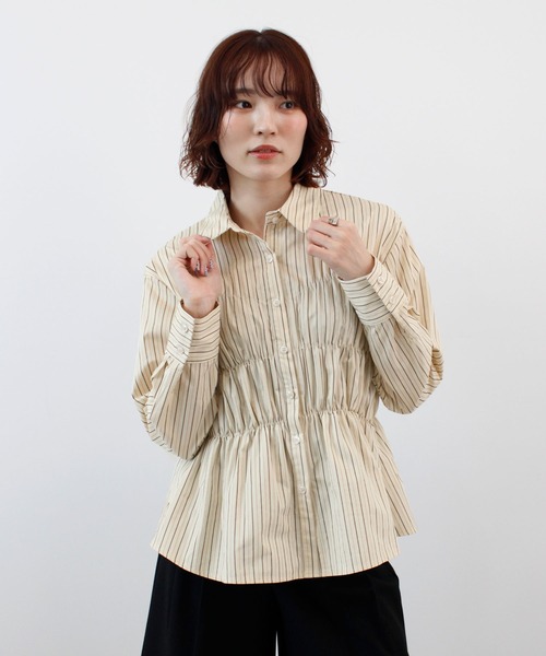 ABYS(アビス)の「着るだけで細見え。ウエストシャーリングストライプ長袖シャツ / ペプラムブラウス(シャツ/ブラウス・レディース・ベージュ/グリーン/ブルー・FREE)」の4枚目の写真