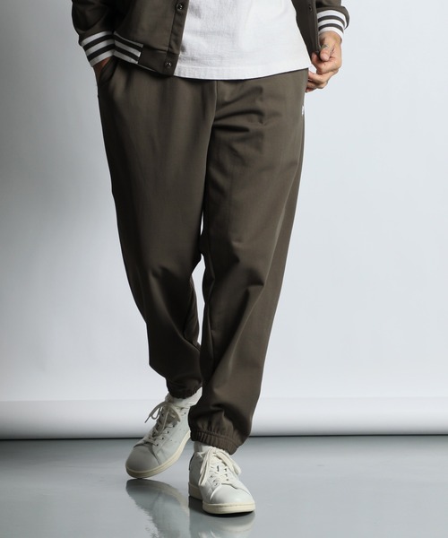 The DUFFER of ST.GEORGE(ザダファーオブセントジョージ)の「「AIR FLEX」SETUP JOGGER PANTS:機能素材 「エアフレックス」セットアップ ジョガーパンツ(スウェットパンツ・メンズ・グレイッシュベージュ/ブラック・X-LARGE/LARGE/MEDIUM/SMALL)」の15枚目の写真