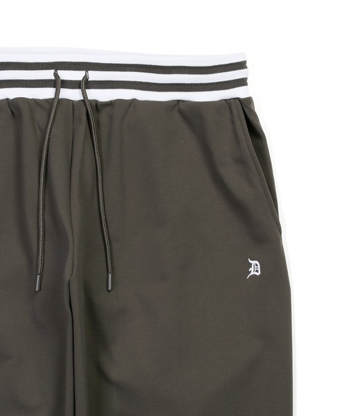 The DUFFER of ST.GEORGE(ザダファーオブセントジョージ)の「「AIR FLEX」SETUP JOGGER PANTS:機能素材 「エアフレックス」セットアップ ジョガーパンツ(スウェットパンツ・メンズ・グレイッシュベージュ/ブラック・X-LARGE/LARGE/MEDIUM/SMALL)」の3枚目の写真