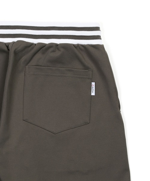 The DUFFER of ST.GEORGE(ザダファーオブセントジョージ)の「「AIR FLEX」SETUP JOGGER PANTS:機能素材 「エアフレックス」セットアップ ジョガーパンツ(スウェットパンツ・メンズ・グレイッシュベージュ/ブラック・X-LARGE/LARGE/MEDIUM/SMALL)」の5枚目の写真