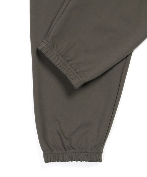 The DUFFER of ST.GEORGE(ザダファーオブセントジョージ)の「「AIR FLEX」SETUP JOGGER PANTS:機能素材 「エアフレックス」セットアップ ジョガーパンツ(スウェットパンツ・メンズ・グレイッシュベージュ/ブラック・X-LARGE/LARGE/MEDIUM/SMALL)」の4枚目の写真