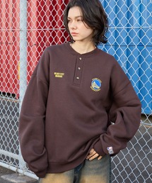 NBA（エヌビーエー）の「NBA エヌビーエー別注 チームロゴ刺繍 ビッグシルエット裏起毛 ヘンリーネックスウェット（スウェット）」