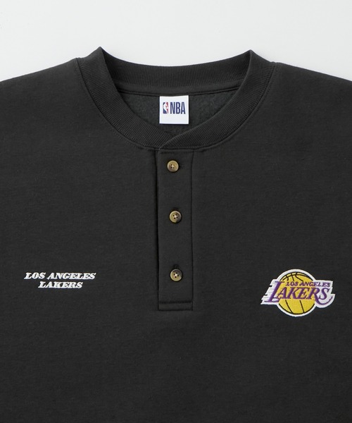 NBA(エヌビーエー)の「NBA/エヌビーエー別注 チームロゴ刺繍 ビッグシルエット裏起毛 ヘンリーネックスウェット(スウェット・メンズ・ブラック/グレー系/ダークグレー/ライトグレー/ダークブラウン・M/L)」の16枚目の写真