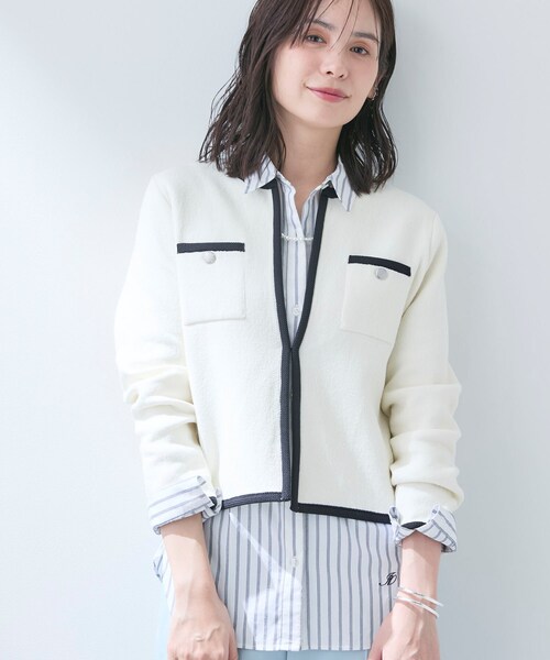 INDIVI（インディヴィ）の「【軽量／セレモニー】ブークレジャケット ニットカーディガン（カーディガン/ボレロ・レディース・ホワイト系7/ブルー系9/ブラック・38/15 /13/05/34）」の2枚目の写真