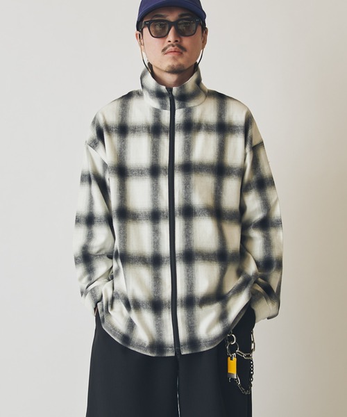 Lui's(ルイス)の「【CHEMISE】 スタンドカラー オンブレーシャツジャケット(シャツ/ブラウス・メンズ・ブラック/ネイビー/ホワイト・FREE)」の1枚目の写真