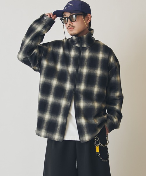 Lui's(ルイス)の「【CHEMISE】 スタンドカラー オンブレーシャツジャケット(シャツ/ブラウス・メンズ・ブラック/ネイビー/ホワイト・FREE)」の2枚目の写真