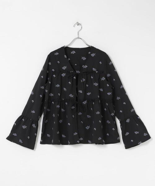 URBAN RESEARCH ROSSO WOMEN（アーバンリサーチ　ロッソ）の「フラワー刺繍ギャザーブラウス（シャツ/ブラウス・レディース・ブラック・FREE）」の2枚目の写真