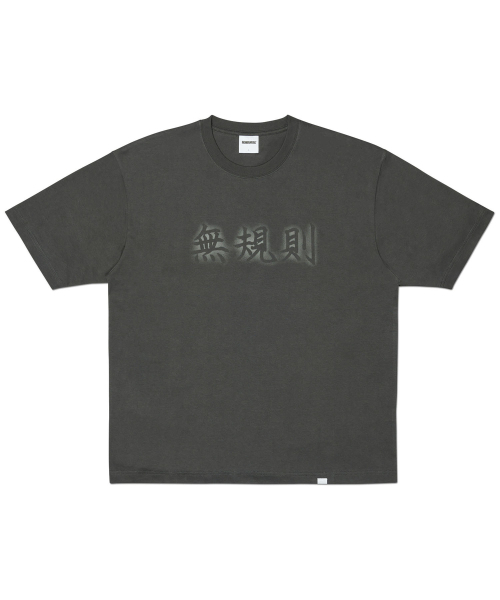 NOMANUAL(NOMANUAL)の「RULELESS T-SHIRT - CHARCOAL(Tシャツ/カットソー・レディース・その他・LARGE/MEDIUM/X-LARGE/SMALL)」の1枚目の写真