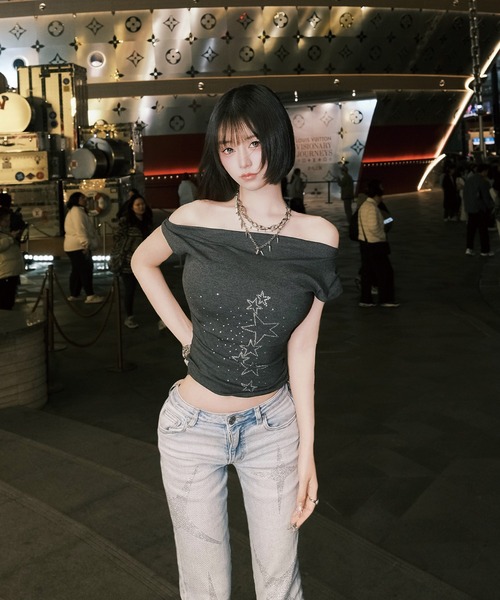 ADDITION STORE（アディションストア）の「＼ラインストーンがカワイイ／ラインストーン クロップド オフショルT / チビT / asrino（Tシャツ/カットソー・レディース・グレー・SMALL/LARGE/MEDIUM）」の13枚目の写真