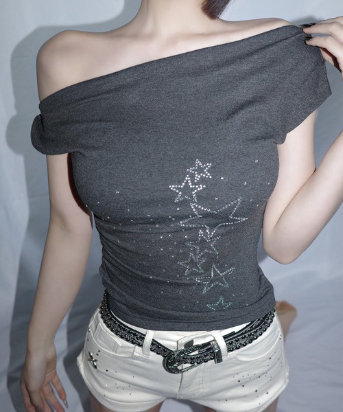 ADDITION STORE（アディションストア）の「＼ラインストーンがカワイイ／ラインストーン クロップド オフショルT / チビT / asrino（Tシャツ/カットソー・レディース・グレー・SMALL/LARGE/MEDIUM）」の2枚目の写真