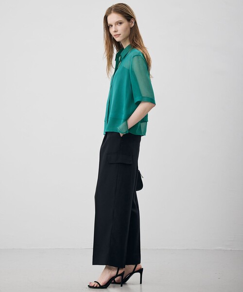 ICB(アイシービー)の「FluidBackSatin ワイドストレートカーゴパンツ(カーゴパンツ・レディース・ブラック系/スモーキーグリーン系/グレー系・42/44)」の14枚目の写真