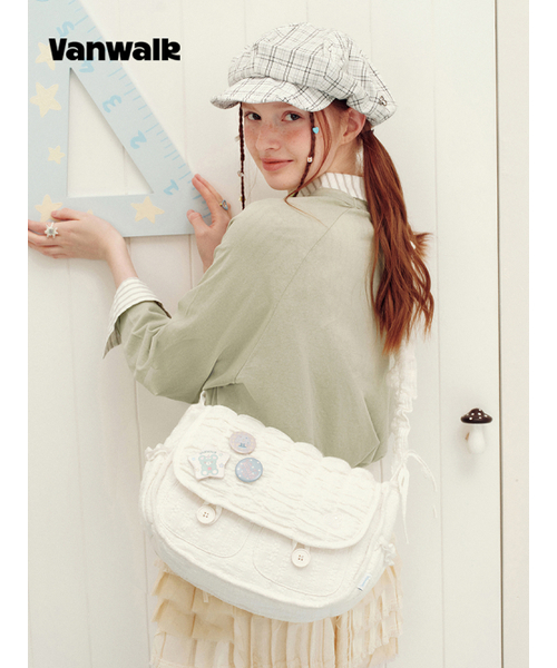 VANWALK（バンウォーク）の「Cloud Pocket Crossbody Bag [White]（ショルダーバッグ・レディース・ホワイト・FREE）」の3枚目の写真