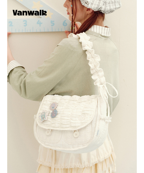 VANWALK（バンウォーク）の「Cloud Pocket Crossbody Bag [White]（ショルダーバッグ・レディース・ホワイト・FREE）」の5枚目の写真