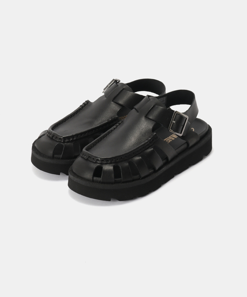 Clarks(クラークス)の「CLARKS/ クラークス meare buckle Gurkhaサンダル(サンダル・レディース・ブラック/ベージュ・23cm/24cm/23.5cm/24.5cm/25cm)」の1枚目の写真
