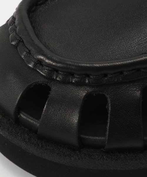 Clarks(クラークス)の「CLARKS/ クラークス meare buckle Gurkhaサンダル(サンダル・レディース・ブラック/ベージュ・23cm/24cm/23.5cm/24.5cm/25cm)」の16枚目の写真