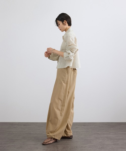 SALON adam et rope'（サロン アダム エ ロペ）の「ACAR クロップドストライプシャツ（シャツ/ブラウス・レディース・ブラウン/ベージュ・FREE）」の15枚目の写真